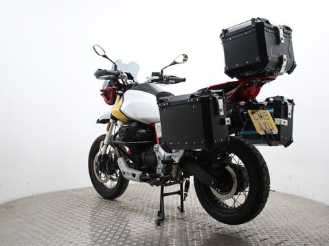Moto Guzzi V85 V85 TT 9