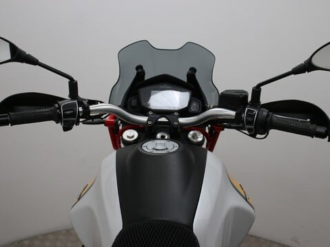 Moto Guzzi V85 V85 TT 14
