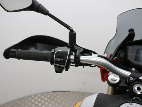 Moto Guzzi V85 V85 TT 15