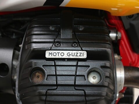 Moto Guzzi V85 V85 TT 21