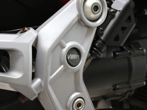 Moto Guzzi V85 V85 TT 24
