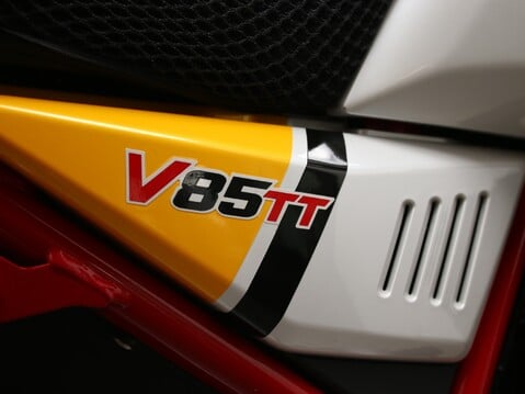 Moto Guzzi V85 V85 TT 25