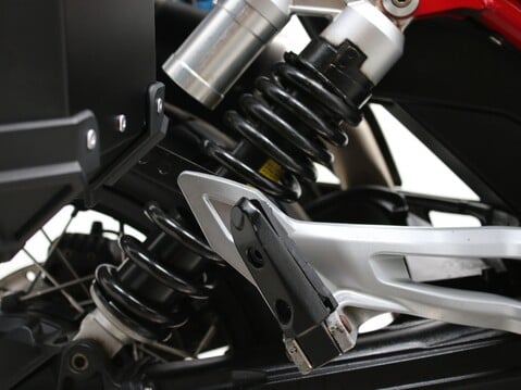 Moto Guzzi V85 V85 TT 26