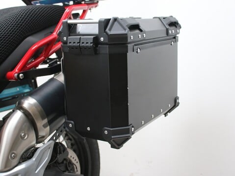 Moto Guzzi V85 V85 TT 33