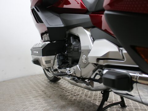 Honda GL1800 Goldwing GL 1800 GOLDWING J TOUR 33
