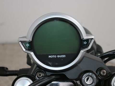 Moto Guzzi V7 V7 STONE SPECIAL EDITION 15