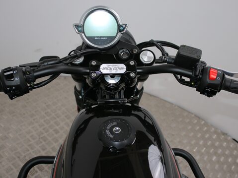 Moto Guzzi V7 V7 STONE SPECIAL EDITION 14