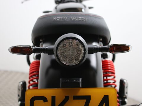 Moto Guzzi V7 V7 STONE SPECIAL EDITION 32