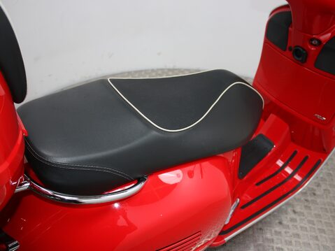 Piaggio Vespa GTS VESPA GTS 125 SUPER ABS 23
