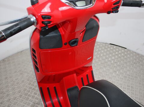 Piaggio Vespa GTS VESPA GTS 125 SUPER ABS 28