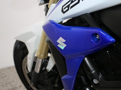 Suzuki GSR750 GSR 750 L1 24