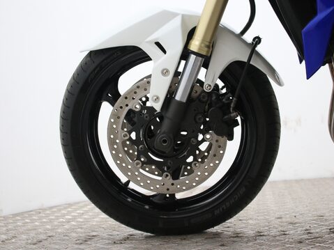 Suzuki GSR750 GSR 750 L1 28