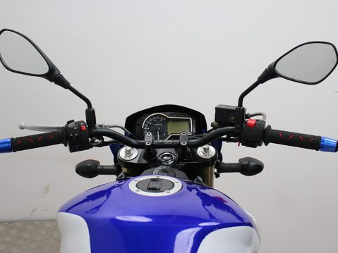 Suzuki GSR750 GSR 750 L1 14