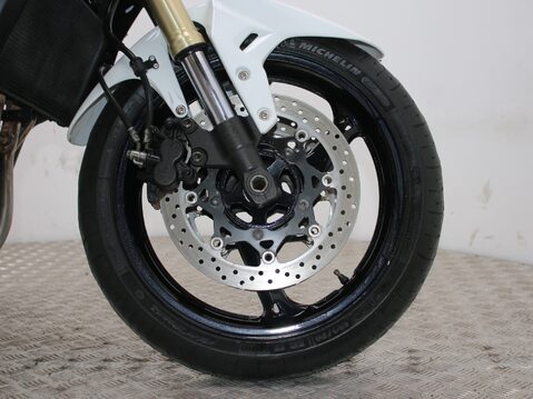 Suzuki GSR750 GSR 750 L1 29