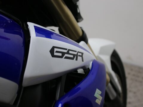 Suzuki GSR750 GSR 750 L1 32