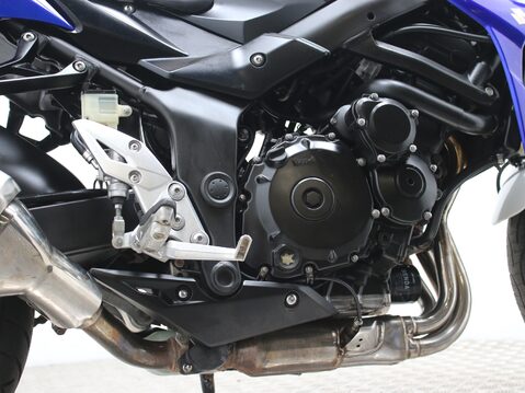Suzuki GSR750 GSR 750 L1 35