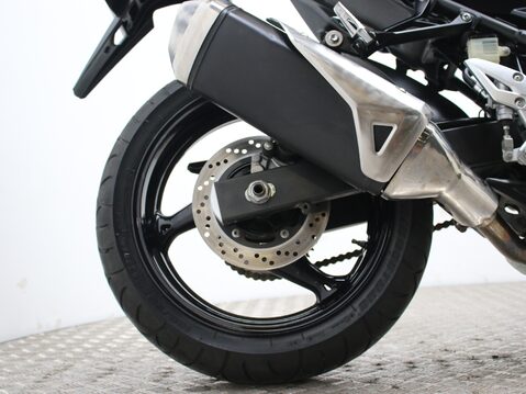Suzuki GSR750 GSR 750 L1 15