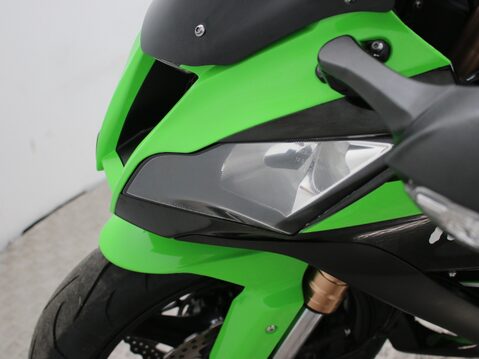 Kawasaki Ninja ZX-10R ZX1000JBF 17