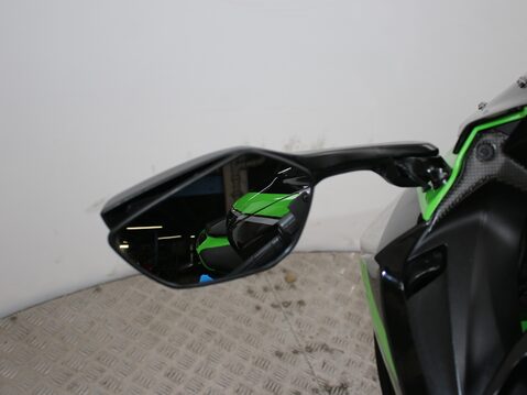 Kawasaki Ninja ZX-10R ZX1000JBF 18