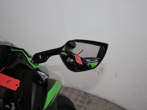 Kawasaki Ninja ZX-10R ZX1000JBF 20