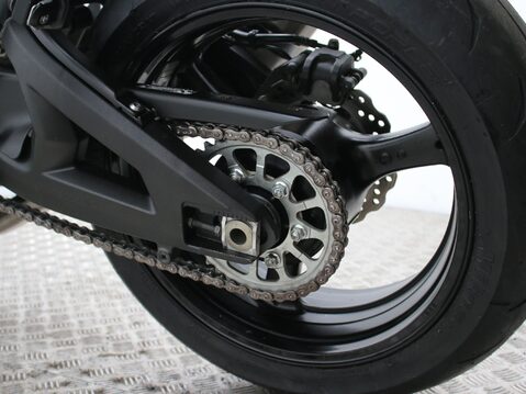 Kawasaki Ninja ZX-10R ZX1000JBF 24