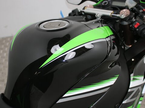 Kawasaki Ninja ZX-10R ZX1000JBF 29