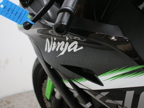 Kawasaki Ninja ZX-10R ZX1000JBF 33