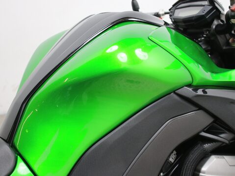 Kawasaki Z1000 ZR1000FEF 17