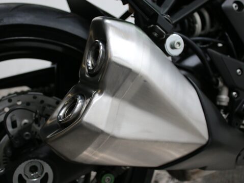 Kawasaki Z1000 ZR1000FEF 31