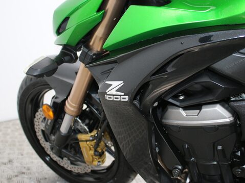 Kawasaki Z1000 ZR1000FEF 32