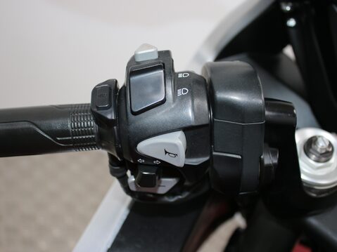 Honda VFR1200F VFR1200FAAE - DCT 22