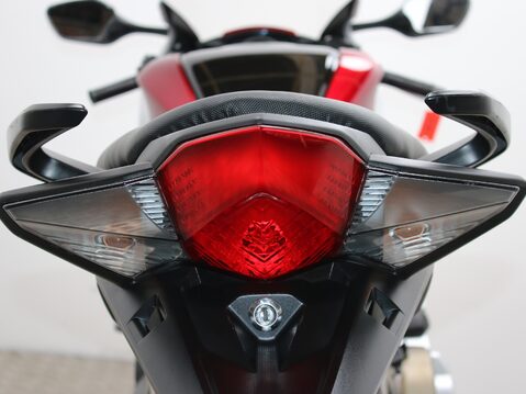 Honda VFR1200F VFR1200FAAE - DCT 28