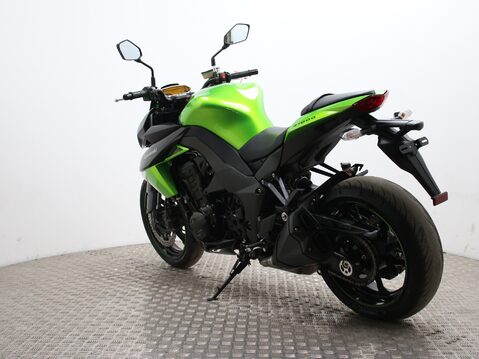Kawasaki Z1000 ZR1000DDF 11