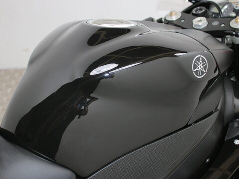 Yamaha R1 YZF R1 20
