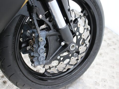 Yamaha R1 YZF R1 21