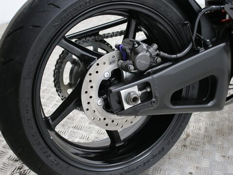 Yamaha R1 YZF R1 27