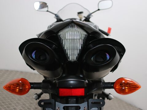 Yamaha R1 YZF R1 17
