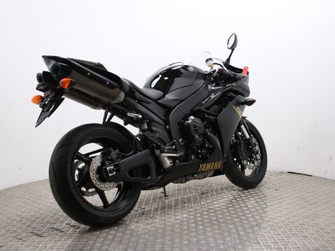 Yamaha R1 YZF R1 12