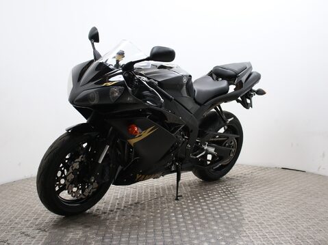 Yamaha R1 YZF R1 6