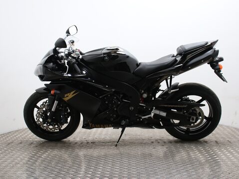 Yamaha R1 YZF R1 8