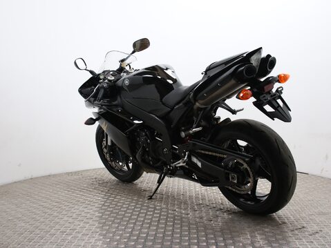 Yamaha R1 YZF R1 9