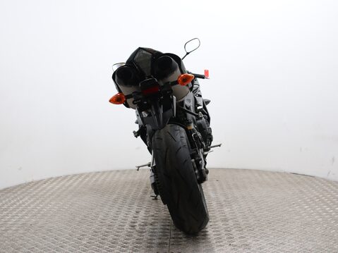 Yamaha R1 YZF R1 11