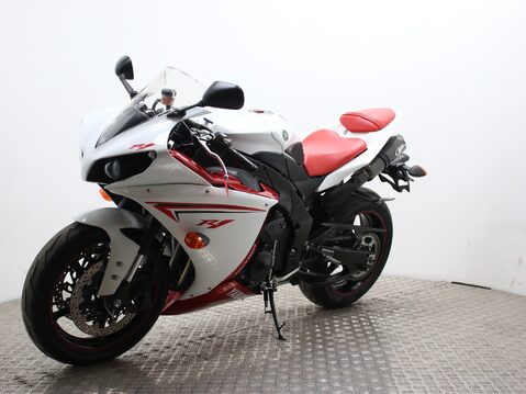 Yamaha R1 YZF R1 6