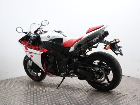 Yamaha R1 YZF R1 9