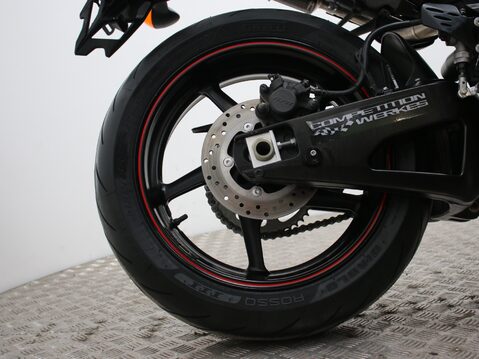 Yamaha R1 YZF R1 17