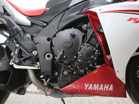 Yamaha R1 YZF R1 18