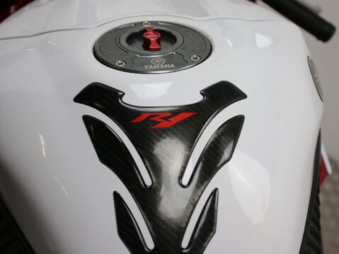 Yamaha R1 YZF R1 30
