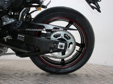 Yamaha R1 YZF R1 32