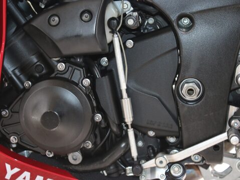 Yamaha R1 YZF R1 34