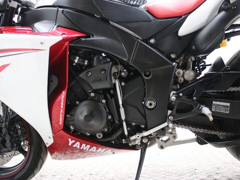 Yamaha R1 YZF R1 35